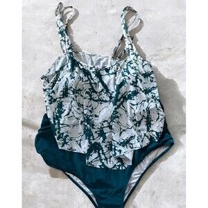 NEW Woman’s Tankini Abstract Design Swimsuit Ruffled Top With Bikini Bottom 3XL
